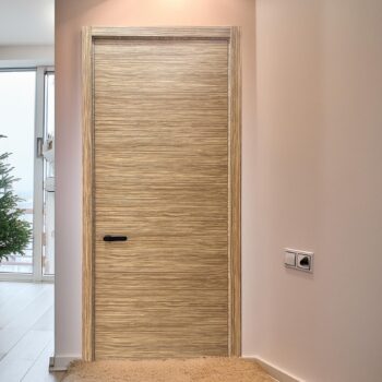 Suwon solid core wood veneer interior door system